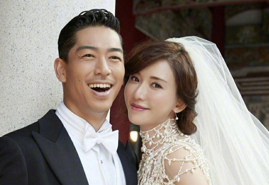 林志玲脸部变化大,表情奇怪让人认不出,被指撞脸杨丞琳_老公_生活