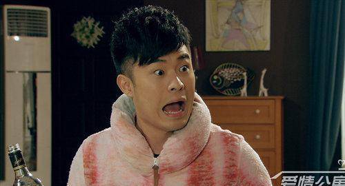 《爱情公寓》曾小贤的八套衣服,图二帅气,图七看见就想笑_蓝色_白色