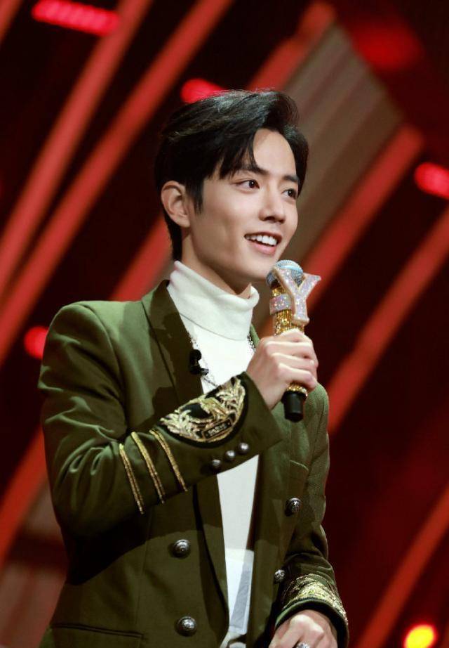 肖战新搭档边笑边战很合拍,那英导演轮番夸战战,粉丝拒绝捧杀_节目