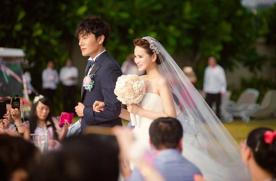 "夫妻本是同林鸟",终于,伊能静和秦昊完成了"互救"_庾澄庆_婚姻_时候
