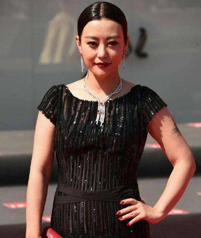 率性的郝蕾:曾与邓超相恋,和李光洁闪婚闪离,与刘烨结婚6年_爱情_颁奖