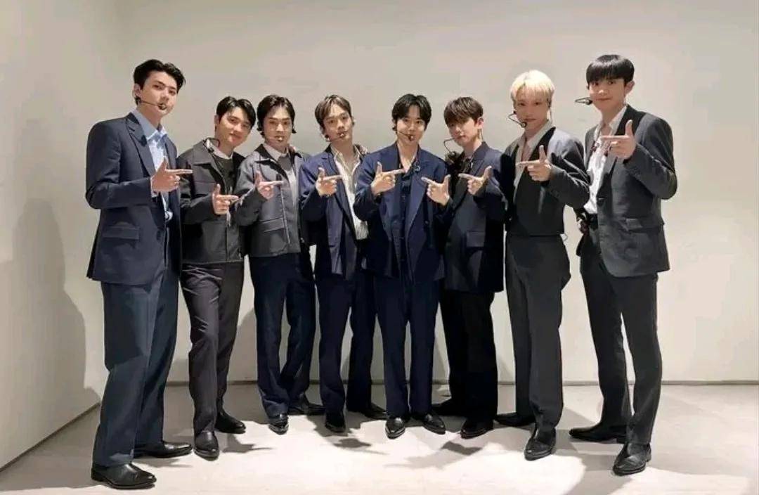 exo成员伯贤. 金珉锡 .chen要求公司解除奴隶合同…sm股价暴跌!