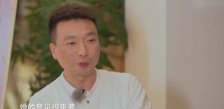 康輝:為事業50歲無兒無女,父母抱憾而終!和師妹恩愛20