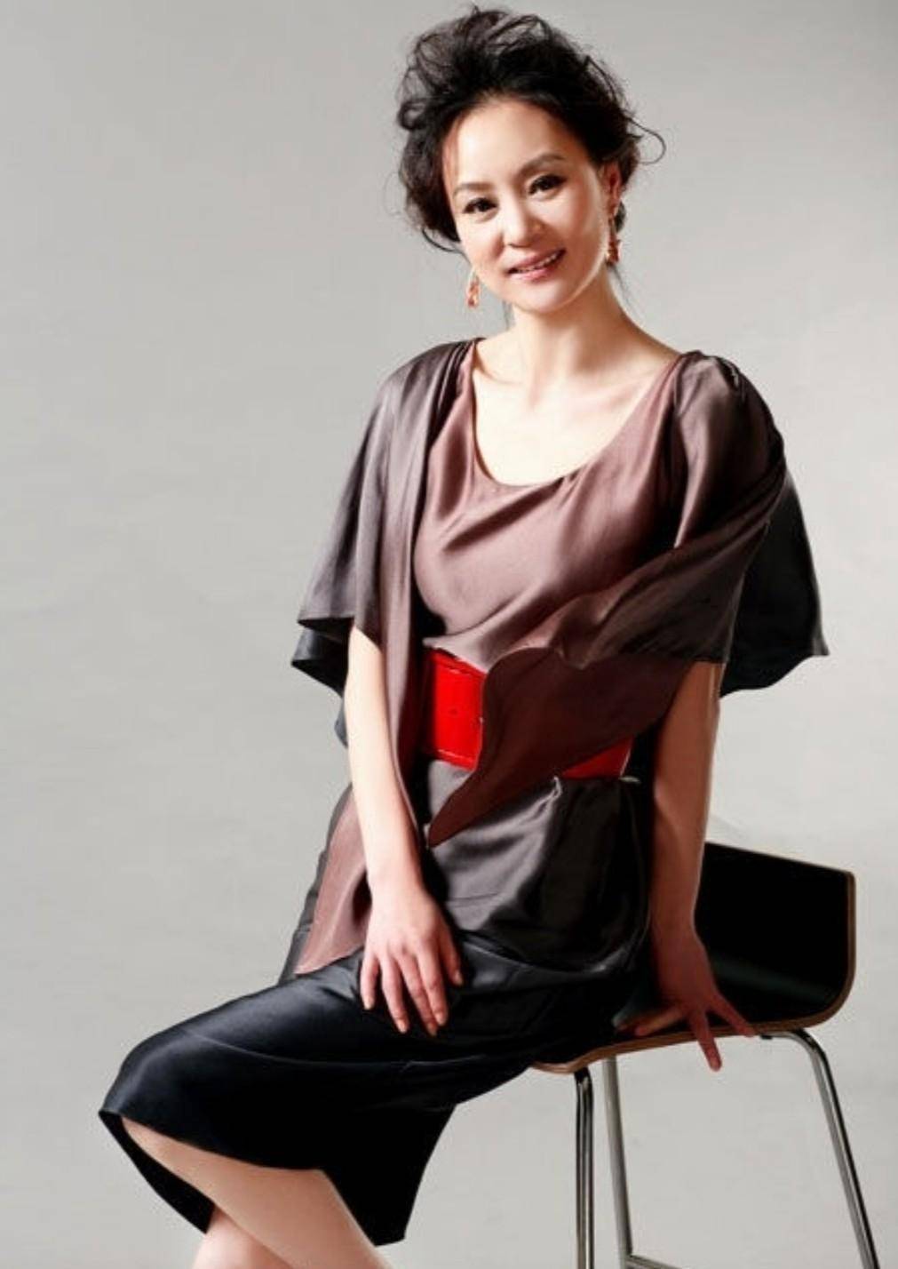 刘雪华才明白:比起装美,直面衰老的女人更耐看有气质_女性_视觉_身材