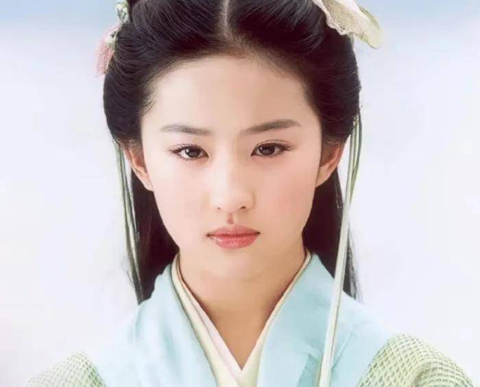 刘亦菲靠什么成功的呢?难道是姿色吗?为什么观众觉得她美呢?