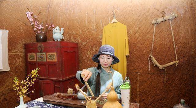 归隐山村种菜养鸡,如今怎么样了_刘娟_生活_田园