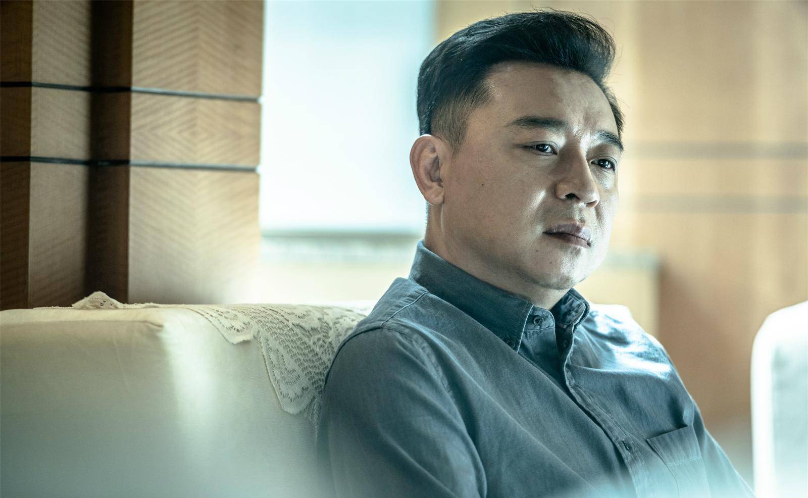 曾被称为"上戏的爹",请客赊遍一条街,56岁不敢认老努力赚钱_张晞_妻子