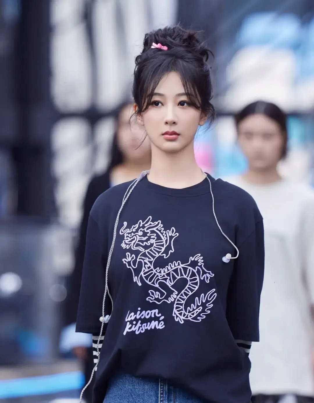 娱乐快讯二十条:王一博杨紫成毅肖战张艺兴胡歌张杰白鹿张颂文等_表演