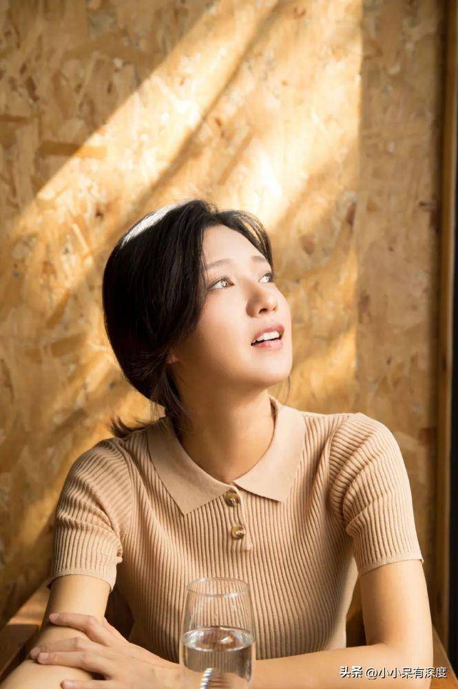 她是矢野浩二的女子45岁的傅晶没有嫁人!45岁,依旧少女感十足