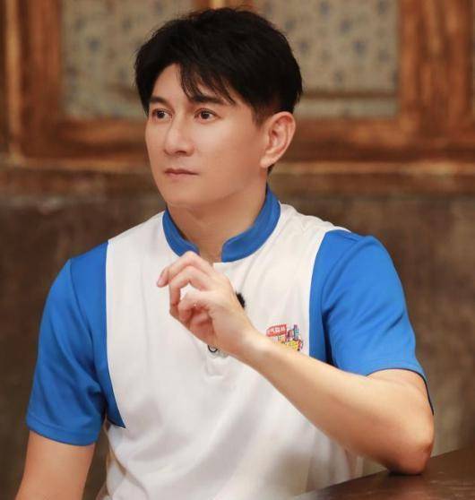 细数娱乐圈的4位不老男神,个个都是你心中的青春回忆_吴奇隆_钟汉良