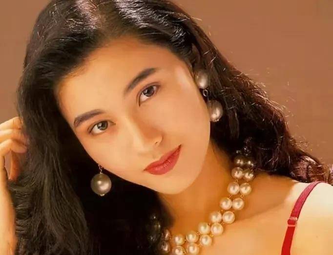 辛苦打拼一辈子的财产,终将被外人分享,真可悲_李嘉欣_母亲_蔡少芬