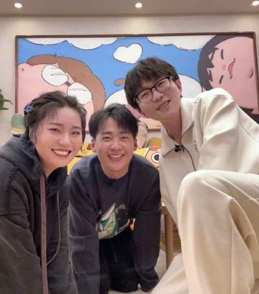 毛不易恋情曝光,全网瞬间炸锅了:他真的喜欢女生?_男朋友_网友_照片