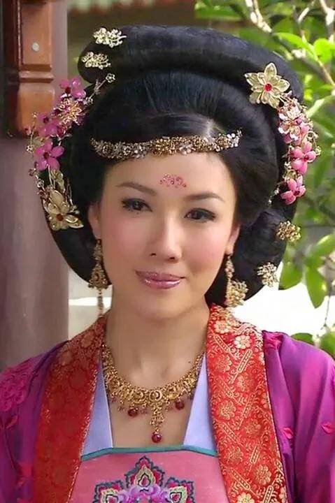 宫心计造型盘点 主角团全员得罪造型师 身为配角的她却惊鸿一瞥_影舞