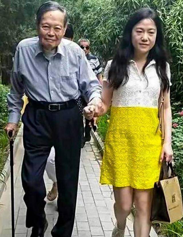 杨振宁的妻子翁帆简历图片