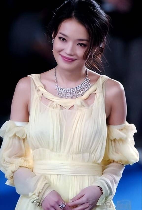 片的女星,有的无可奈何,有的主动出演,如今怎样了_舒淇_温碧霞_事业