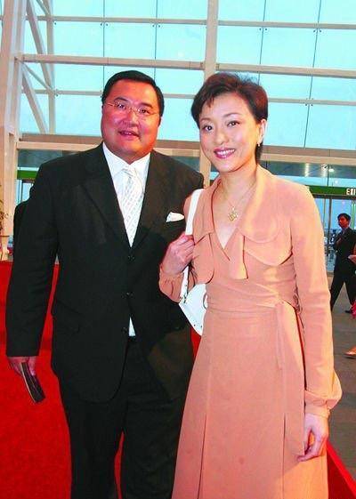 辞别央视,二婚嫁给富豪,如今生活了27年是真爱吗_吴征_张一兵_节目