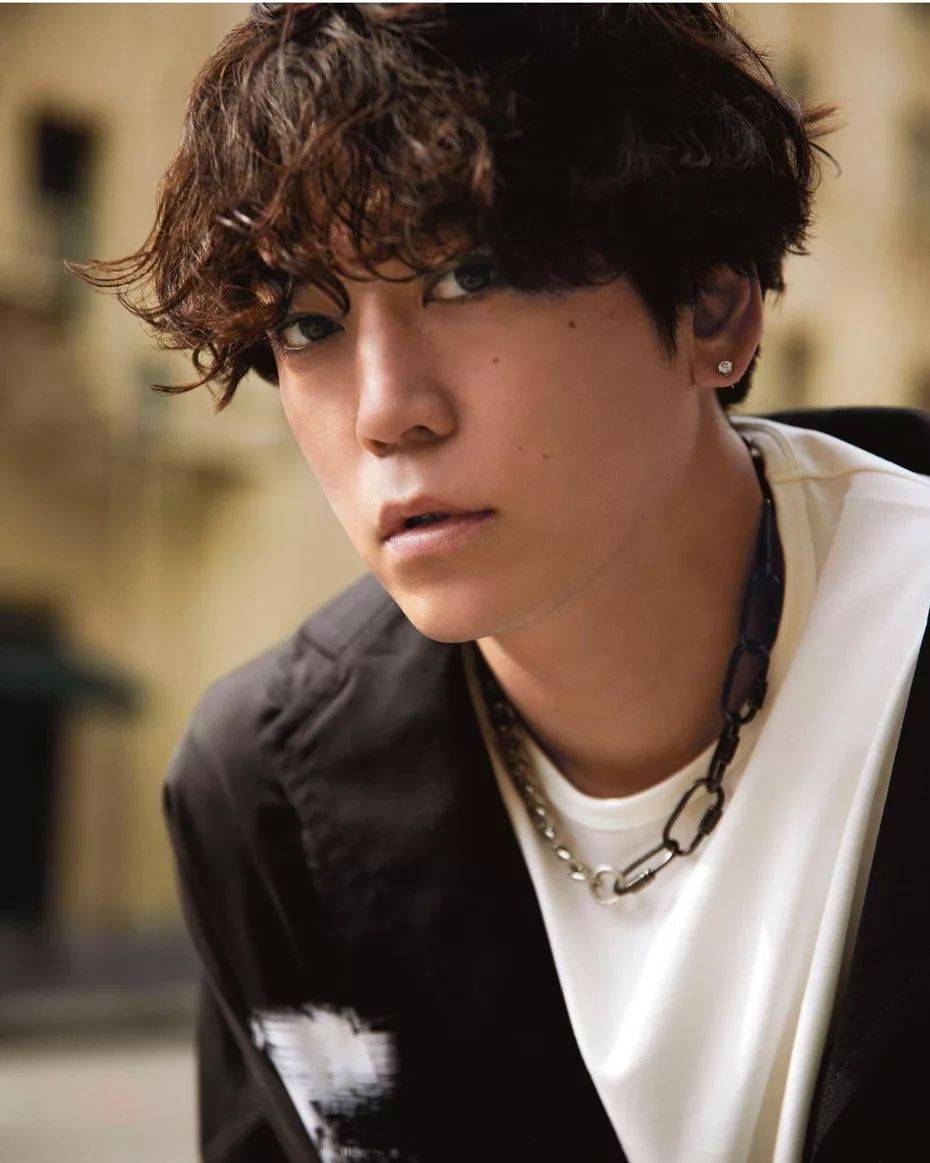 日媒曝光龟梨和也黑料!夜店常客,背着女友强吻陪酒女子暴力动粗