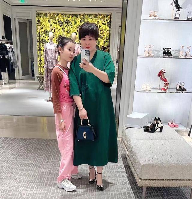 妻子曬全家福,被吐槽不如前妻溫美玲好看,本人回應盡顯無奈_李琳_王亮