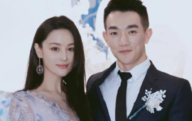 张馨予老公晒夫妻二人同框背影照,高调撒糖甜度爆表_何捷_收入_军人