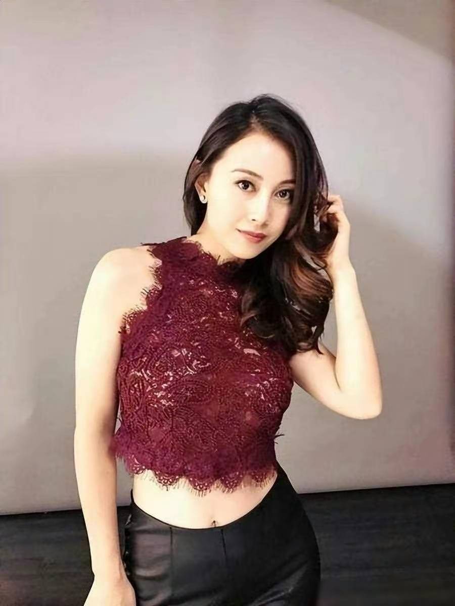 演员袁嘉敏移居英国,晒视频夸国外文化,陈可辛吴君如带她入行.