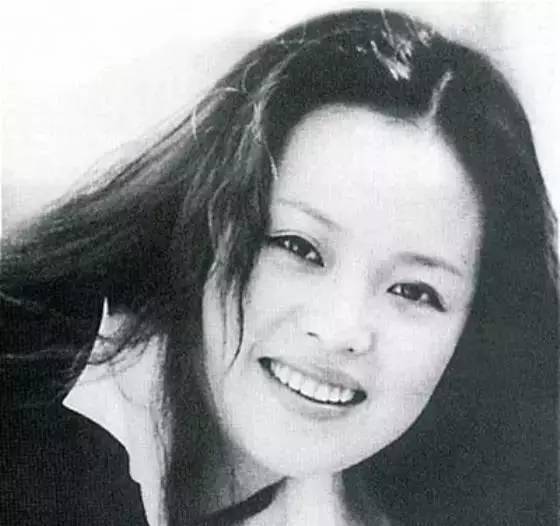 被高晓松抛弃后,迎来汪峰乱入,27岁筠子自杀背后皆是因果轮回?