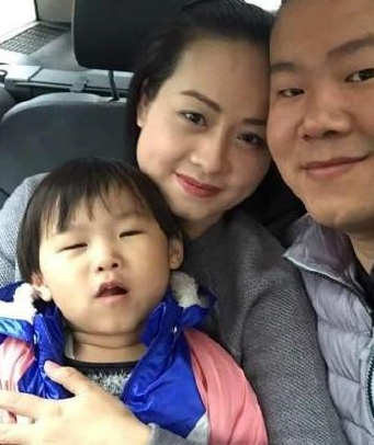 一年级作业把岳云鹏难住,教不了女儿,网友:正常,习惯就好_孩子_父母