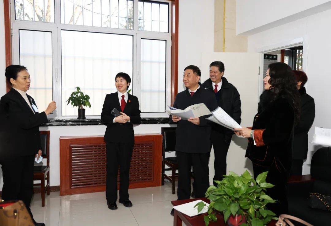 石家庄桥西法院邀请人大代表视察工作