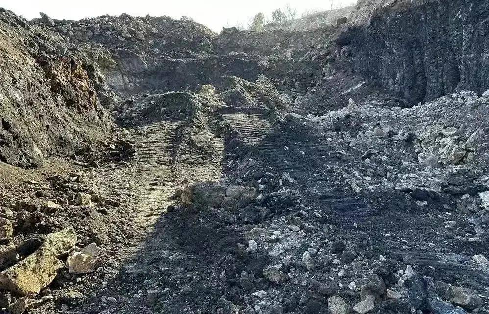 临汾尧都区枕头乡米居村私挖乱采,严重破坏生态环境_建设_来源_村民