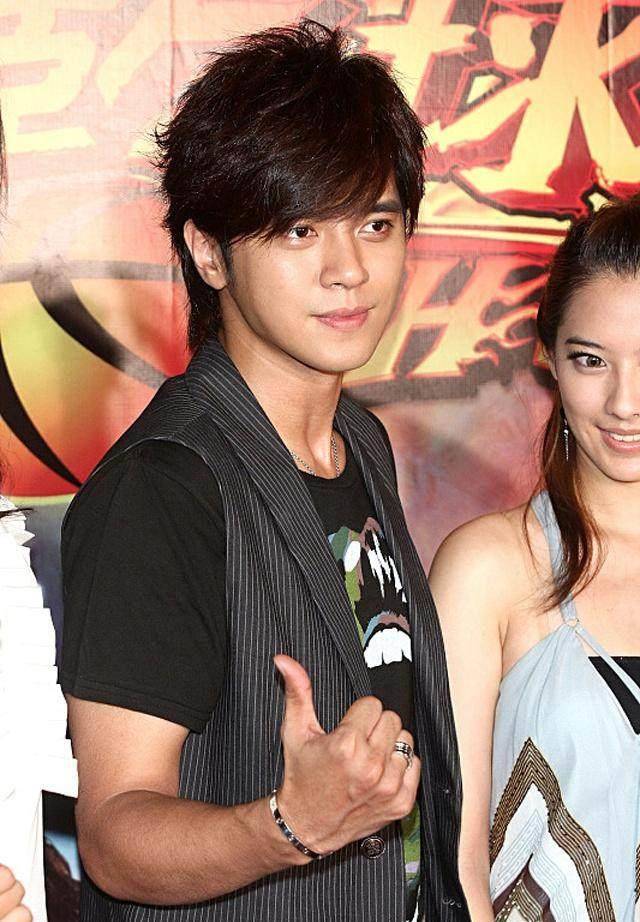 他因一句大家都是中国人在台湾掉粉4万,网友:来大陆给你涨40万_罗志祥