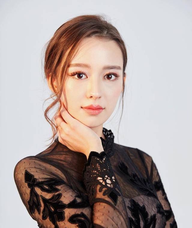 朗朗妻子吉娜直播被吐槽:这个世界,没人会支持你的不专业_李佳琦