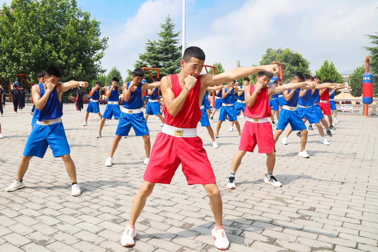 小孩学武术好吗?多大年龄开始学?_训练_身体_教练