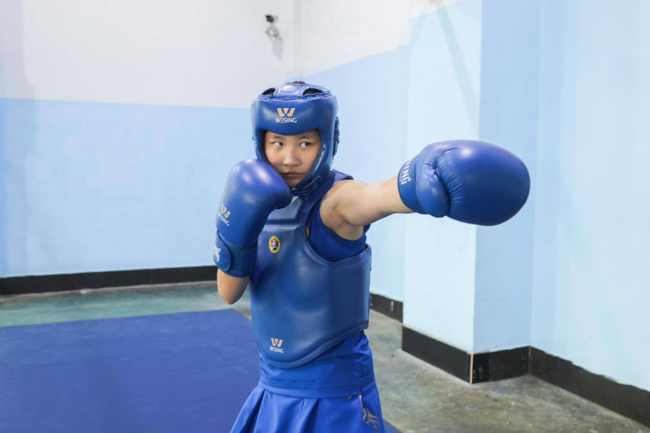 有没有适合女生学习的武术,武校有女生吗_女孩_力量_散打