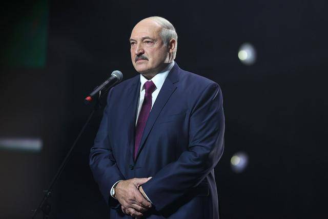 白俄罗斯总统卢卡申科赦免"自己",英雄即将落幕的悲哀_西方_反对派_革