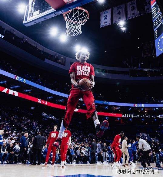 火箭后场双核哑火,全场仅15分,范弗里特却胜于格林_比赛_杰伦_状态