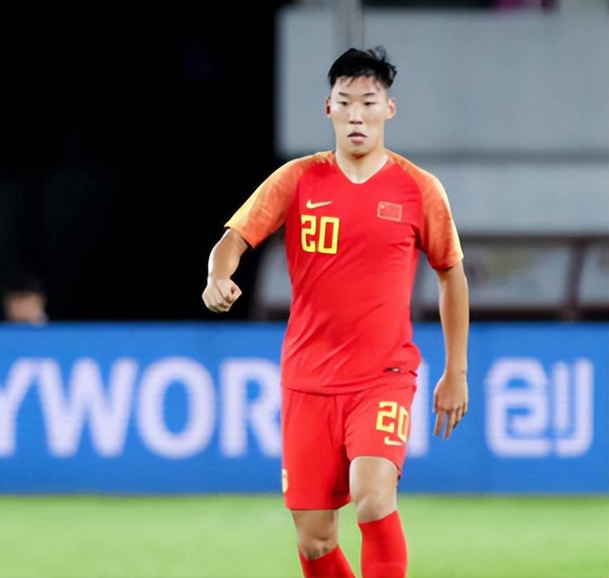 双方的上半场,国足派出了颜骏凌,蒋光太,朱辰杰,张琳芃,刘洋,王上源