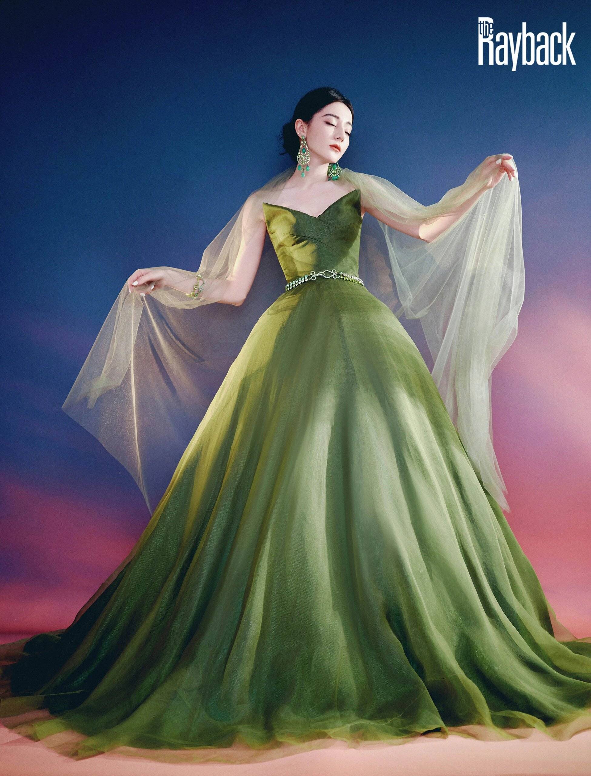 迪丽热巴,微博之夜又一展风采……_美貌_明星_电视剧