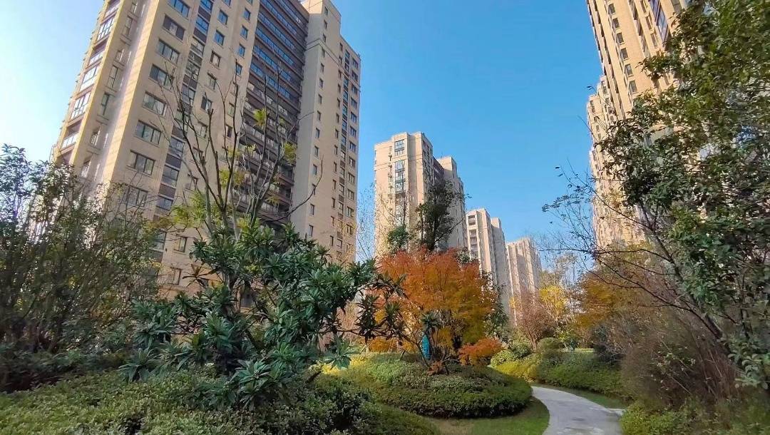 南京明发江湾新城地址值得投资吗?为什么便宜?