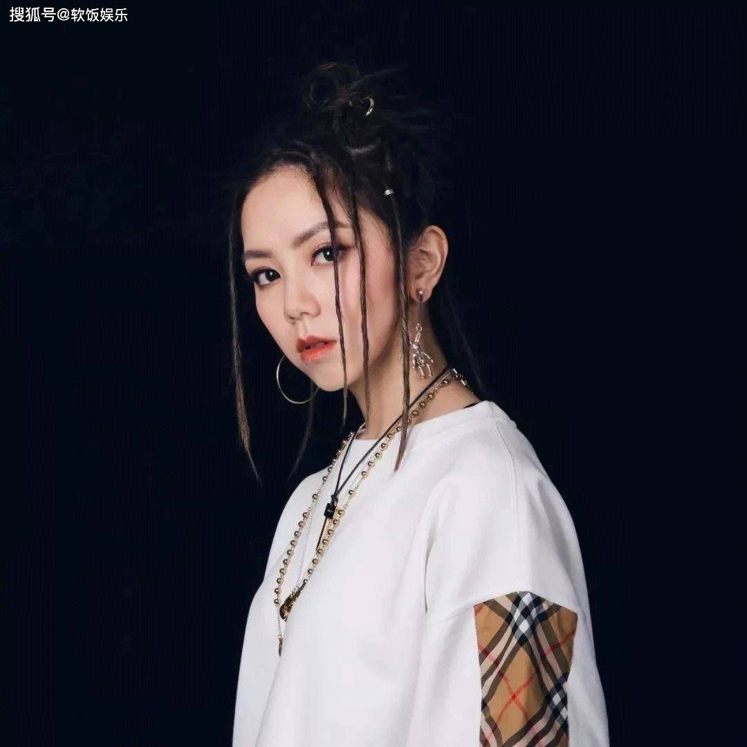 而邓紫棋未来想要使用者三个字,需要支付版权费,或许干脆直接改名.