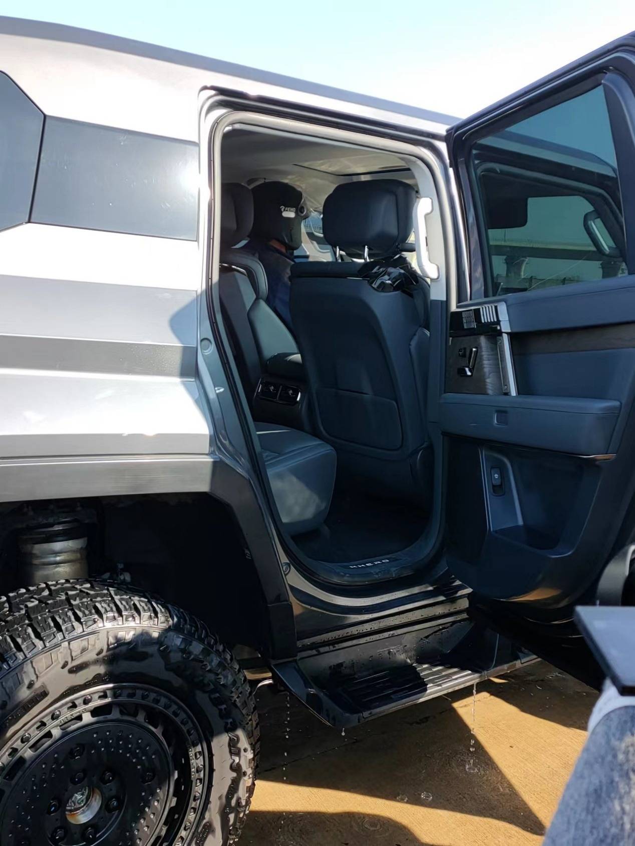 基因源自军车的东风猛士917,完美通关电池包安全"魔鬼训练营"