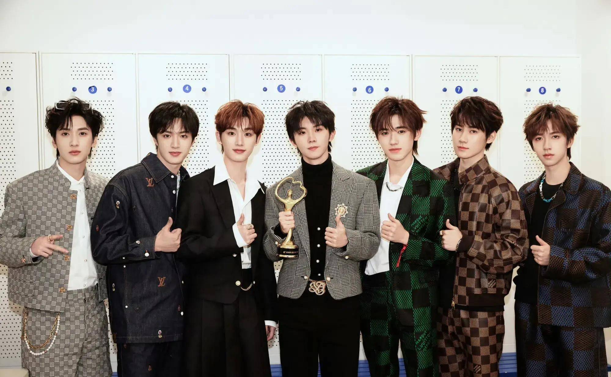 第六位:时代少年团,这个团有点要赶上他们的师兄们了,最近几年是真的