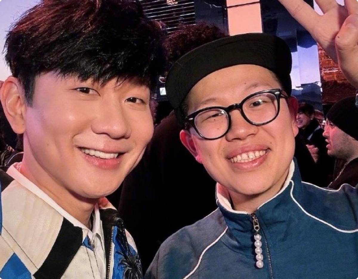 巴黎这一天:陈飞宇贵气,王俊凯清新帅气,都不及周杰伦发胖吸睛_西装