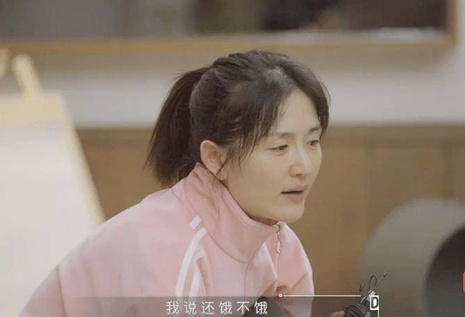 在节目上很能吃,何炅打趣:改成"易饿千玺"_谢娜_弟弟_东西