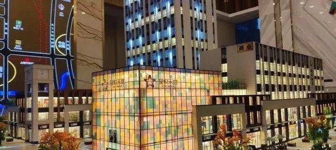 编辑星悦天地广场共分三期,总建筑面积为33万方,占地面积为13万,绿化