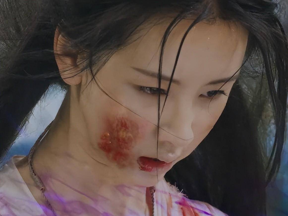 尤其是黑化的妆容一出来,我都笑出声了.