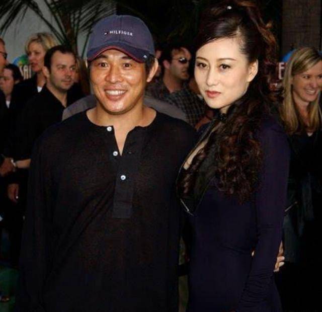 59岁利智给丈夫李连杰庆生!几年容貌发生变化!一心照顾丈夫!