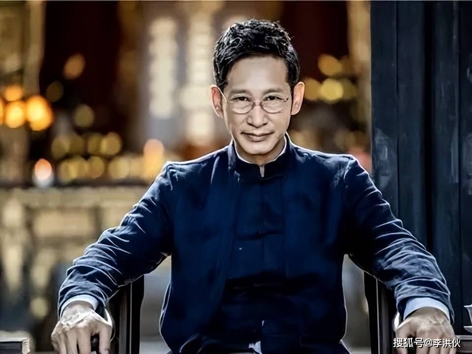 实力派演员王劲松拉黑粉丝后退网,背后隐情太心酸_明星_流量_头像