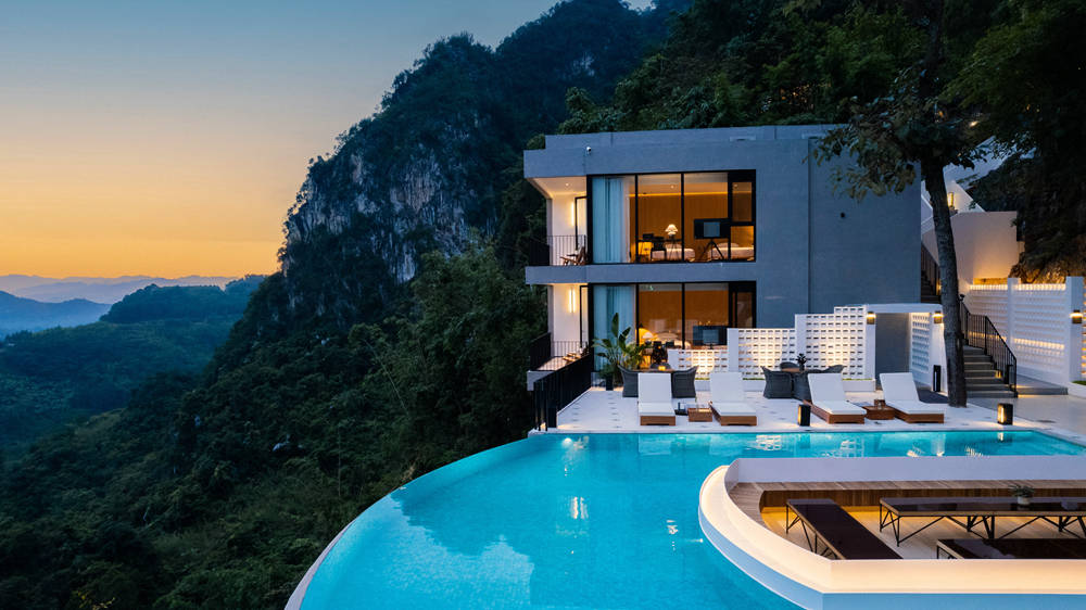 在贵州的野奢浪漫之旅,万峰湖峰兮洞穴民宿,摩洛哥风情的秘境.