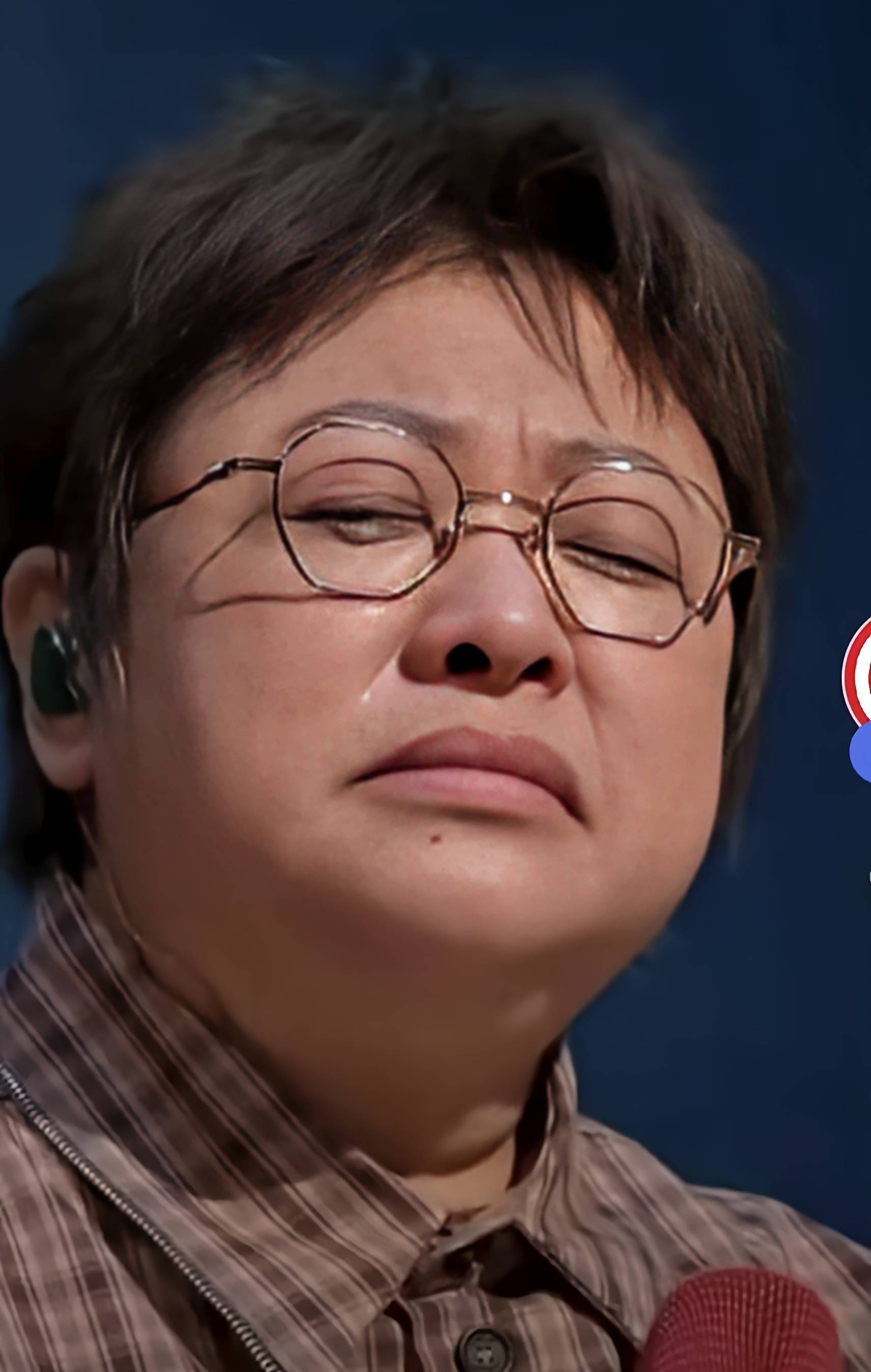 韩红在音乐综艺《声生不息》上唱成都泪崩_首歌_故乡_观众