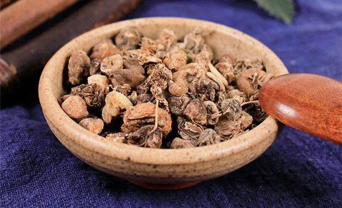 1,别名三道箍,毛慈姑,泥冰子,算盘七,采佩兰.2,植物形态多年生草本.