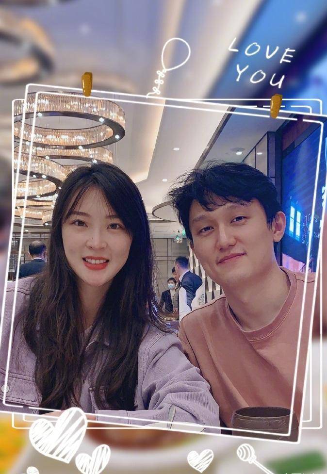 2022年111月6日深夜,惠若琪深夜晒夫妻合影撒粮,开心地配文:"老杨生日